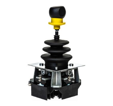 Джойстиковое управление и мониторы контроля в кабине